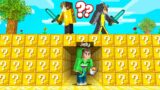 SPEEDRUNNER vs. HUNTERS In A LUCKY BLOCK WORLD… (Minecraft)