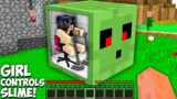 All this TIME GIRL CONTROLS THIS SLIME in Minecraft ! HOW TO CONTROL MOB ?