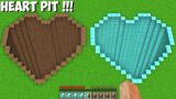 Which SECRET HEART PIT TO CHOOSE DIAMOND VS DIRT HEART PIT in Minecraft ? HEART BATTLE !