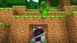 Ninja Speedrunner VS Hunter in Minecraft
