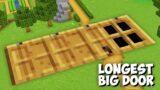 I found THE LONGEST BIGGEST DOOR in Minecraft ! WHAT IS BEHIND THIS DOOR ?
