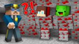 Mikey and JJ Pranked as REDSTONE in Minecraft (Maizen)