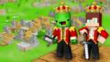 Mikey an JJ Became KINGS in Minecraft (Maizen)