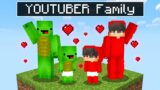 Having YOUTUBER FAMILY in Minecraft