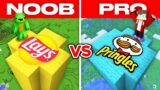JJ PRINGLES TOWER vs Mikey LAYS TOWER BUILD Challenge in Minecraft Maizen