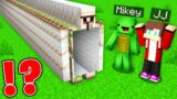 JJ and Mikey Found LONG TUNNEL inside IRON GOLEM in Minecraft Maizen!