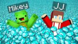 Mikey and JJ Survive The Diamond Flood in Minecraft (Maizen)