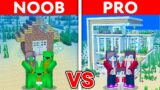 Mikey vs JJ Family – Noob vs Pro: Underwater House Build Challenge in Minecraft
