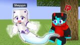 Playing Minecraft as a PROTECTIVE Ghost!