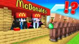Why Me and Sister Surived 100 Days in MCDONALDS in Minecraft