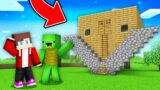 JJ and Mikey Found the UPSIDE DOWN HOUSE in Minecraft Maizen!