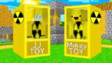 JJ and Mikey Was Caught Inside These Radioactive Toys Boxes in Minecraft ?