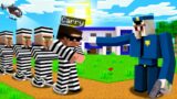 Golem Arrested Carry and Villagers in Minecraft..!