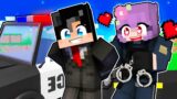 A POLICE OFFICER Has a Crush on Me in Minecraft! (Tagalog)