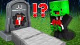 JJ Built a House Inside a GRAVESTONE To Prank Mikey in Minecraft Challenge – Maizen JJ and Mikey