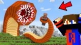 I Became a Giant Worm To Troll Villager in Minecraft