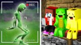 JJ and Mikey and Banana Kid SURROUNDED by DAME TU COSITA in Minecraft Maizen Security House